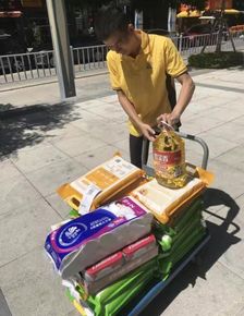 苏宁小店818半价日销售观察 野里河大米销量夺冠，成人用品表现亮眼